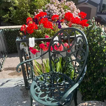Charming, Cozy Apartment, 2 Mins From The Beach Llanfairfechan Exterior photo