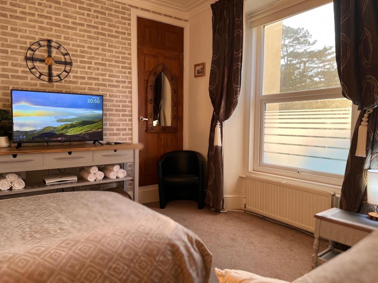 Charming, Cozy Apartment, 2 Mins From The Appartement