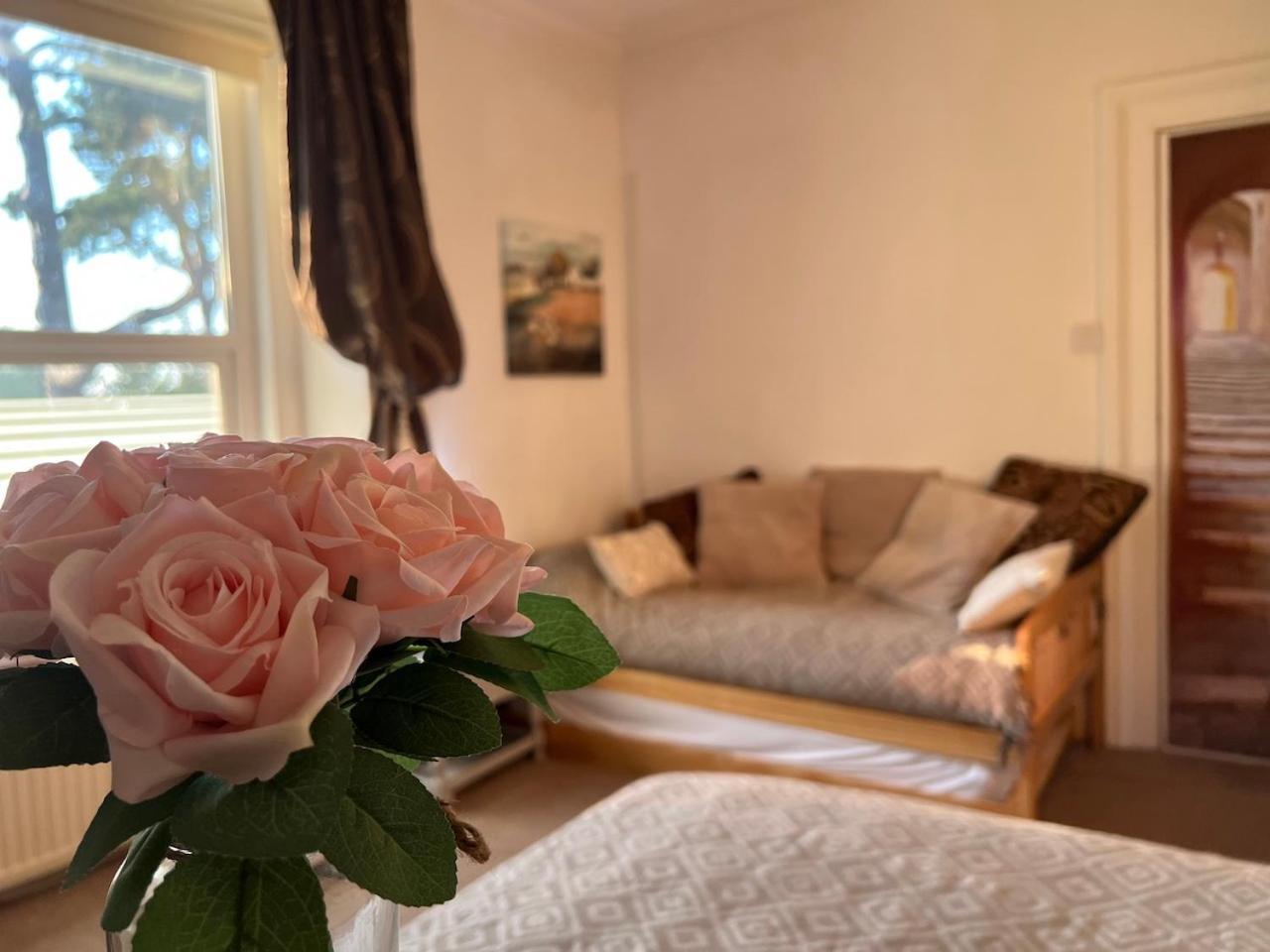 Charming, Cozy Apartment, 2 Mins From The Appartement