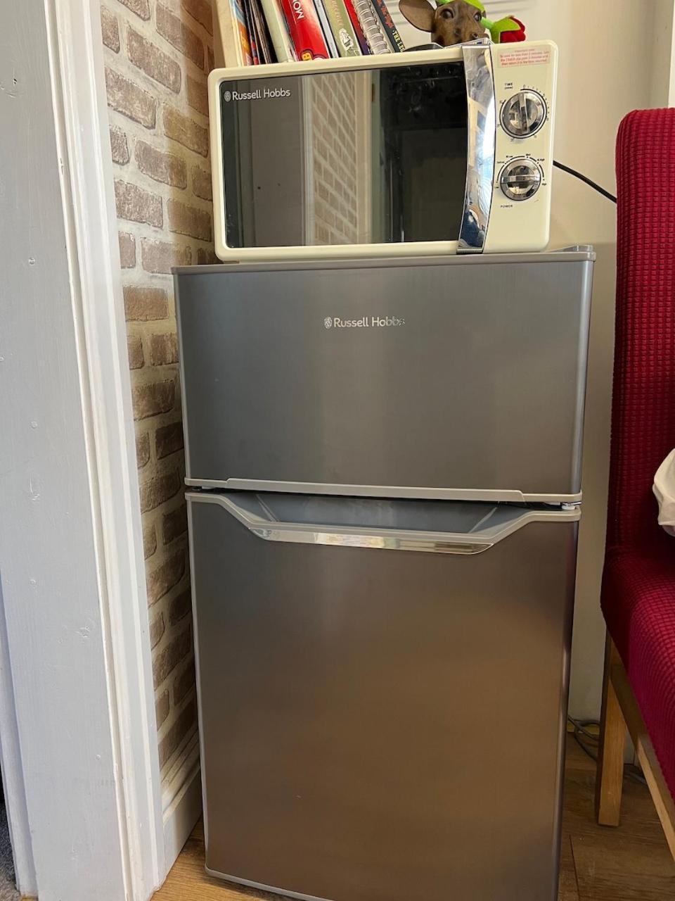 Charming, Cozy Apartment, 2 Mins From The